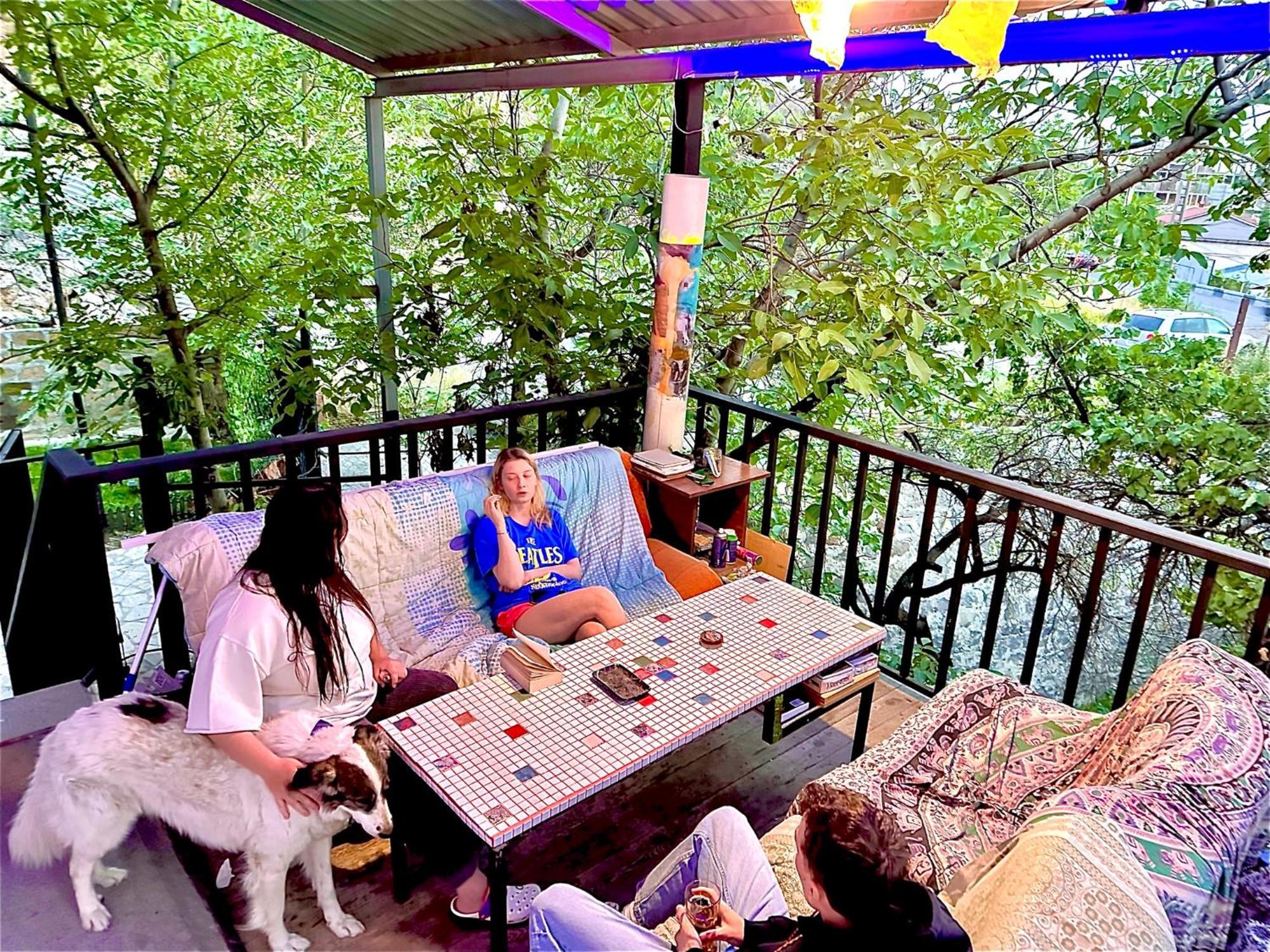 Cosy Studio With Beautiful Garden エレバン エクステリア 写真